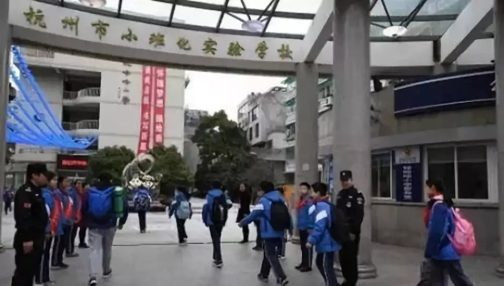 ‘看臉’進門,人臉識別如何助力智慧校園“別開生面”? ‘看臉’進門,人臉識別如何助力智慧校園“別開生面”?