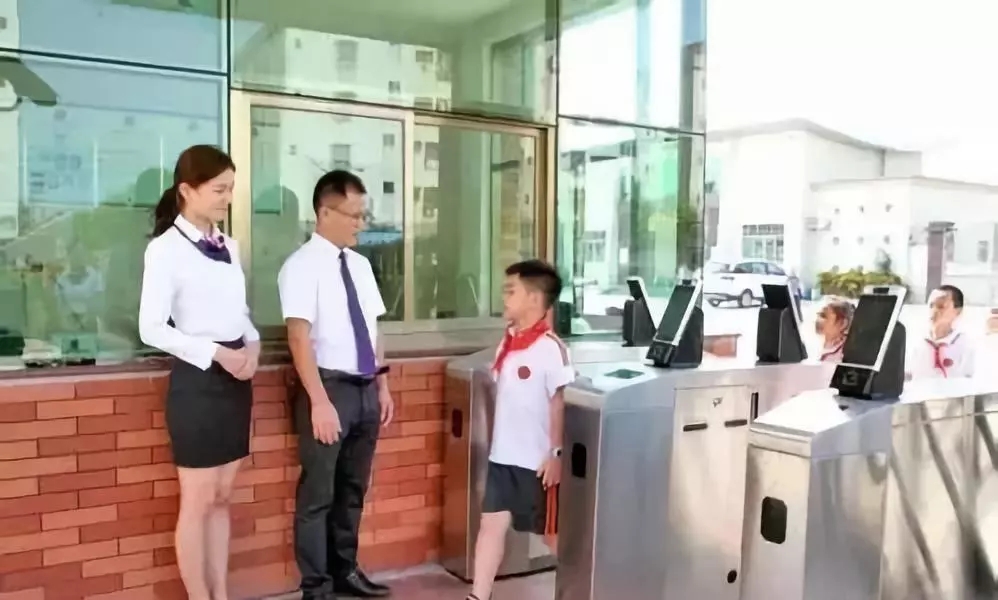 ‘看臉’進門,人臉識別如何助力智慧校園“別開生面”? ‘看臉’進門,人臉識別如何助力智慧校園“別開生面”?